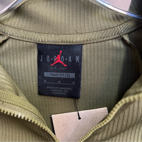 NWT - Nike Jordan 23 Engineered Women's 1/4-Zip Long-Sleeve Top Size M Tight Fit - Picture 11 of 14